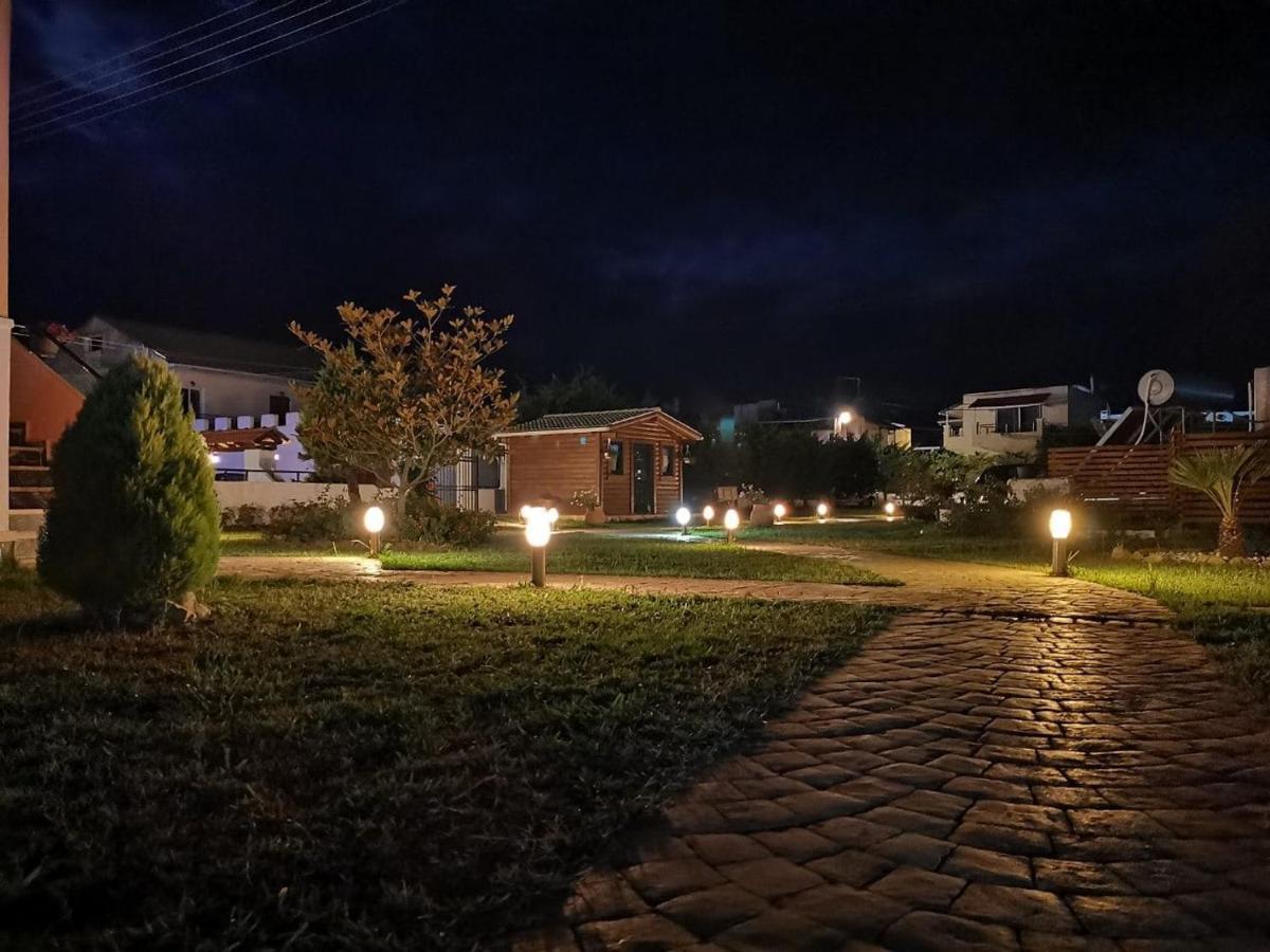 Biscoutsis Apartments & Studios Kavos Bagian luar foto