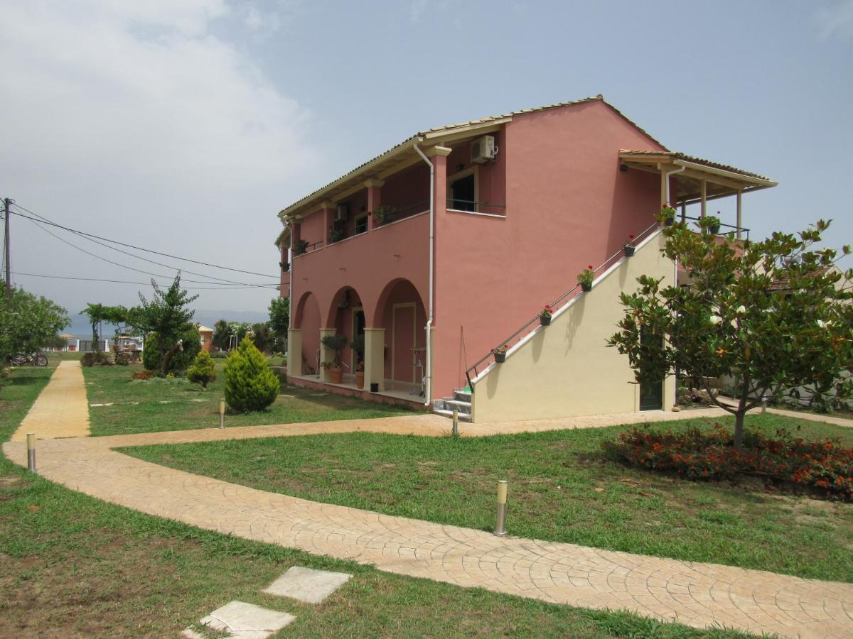 Biscoutsis Apartments & Studios Kavos Bagian luar foto