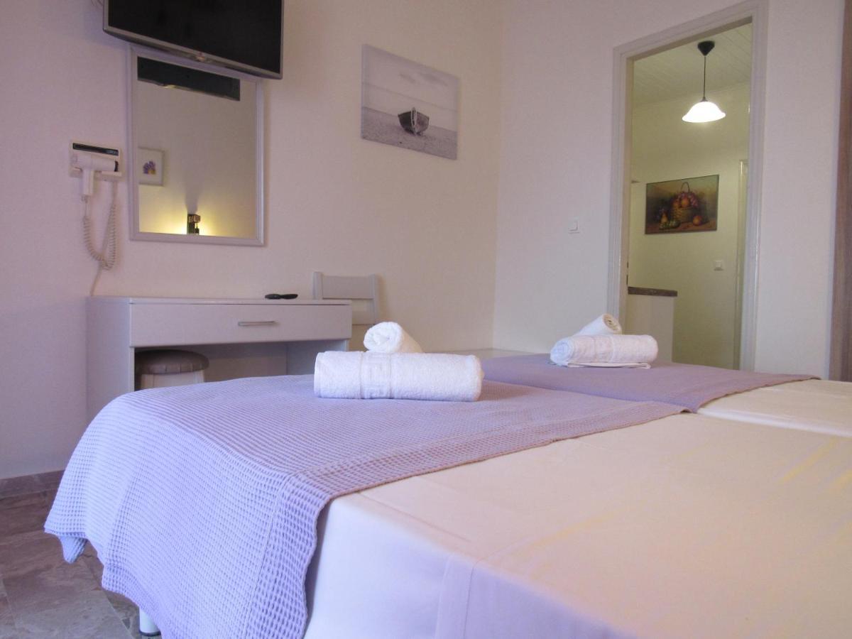 Biscoutsis Apartments & Studios Kavos Bagian luar foto
