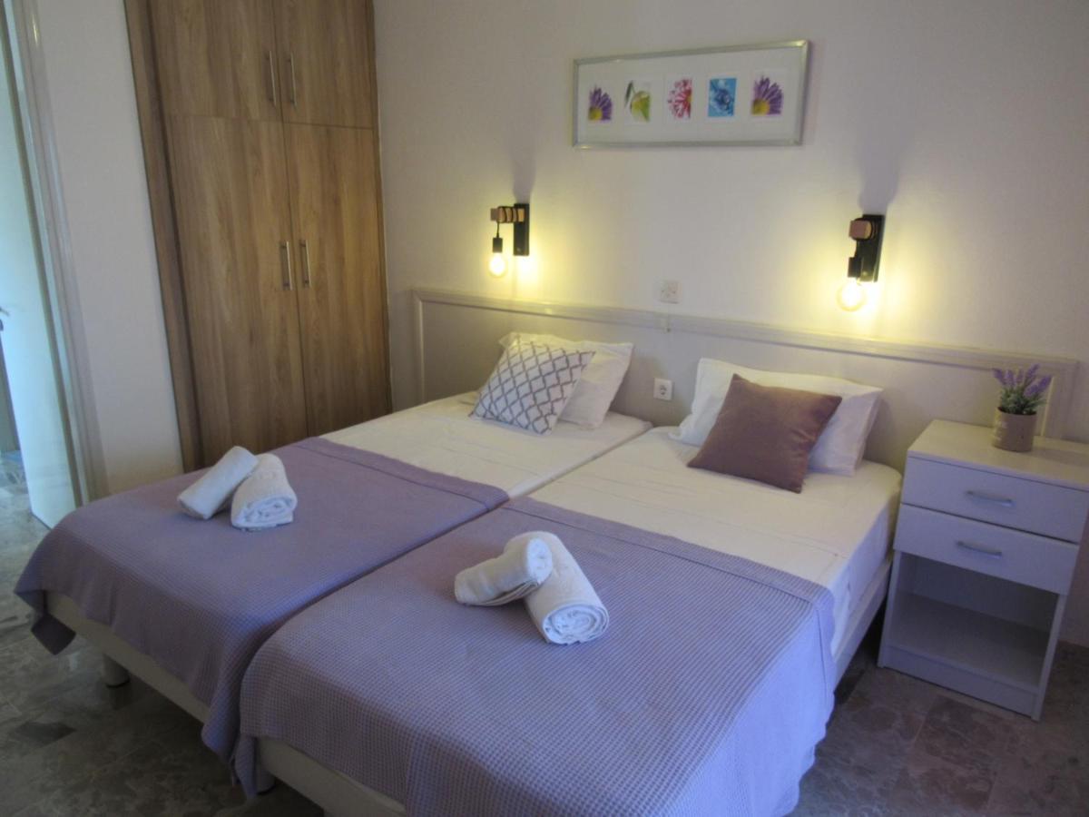 Biscoutsis Apartments & Studios Kavos Bagian luar foto