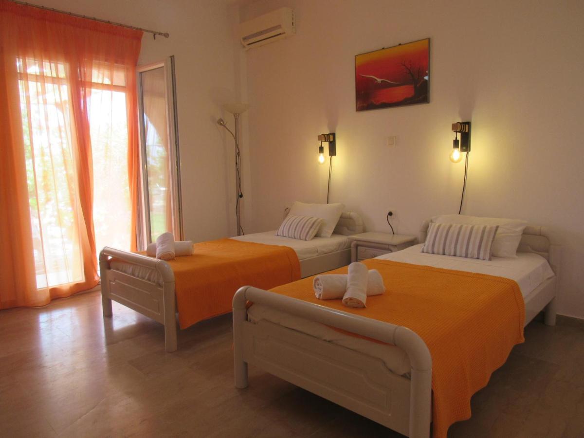 Biscoutsis Apartments & Studios Kavos Bagian luar foto