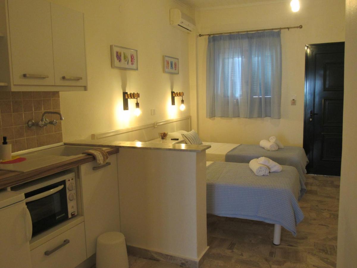 Biscoutsis Apartments & Studios Kavos Bagian luar foto