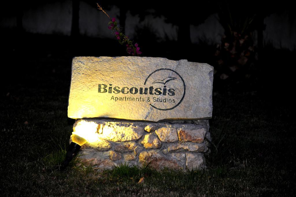 Biscoutsis Apartments & Studios Kavos Bagian luar foto
