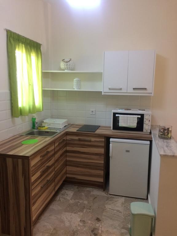 Biscoutsis Apartments & Studios Kavos Bagian luar foto